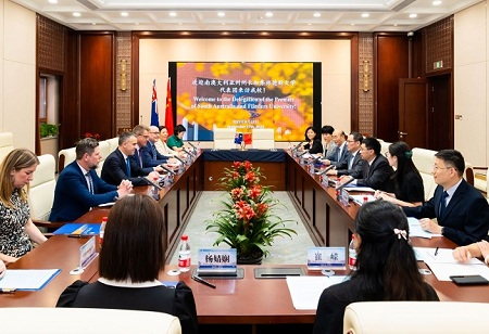 Flinders University Takes the Lead in Educating 800 Chinese Teachers